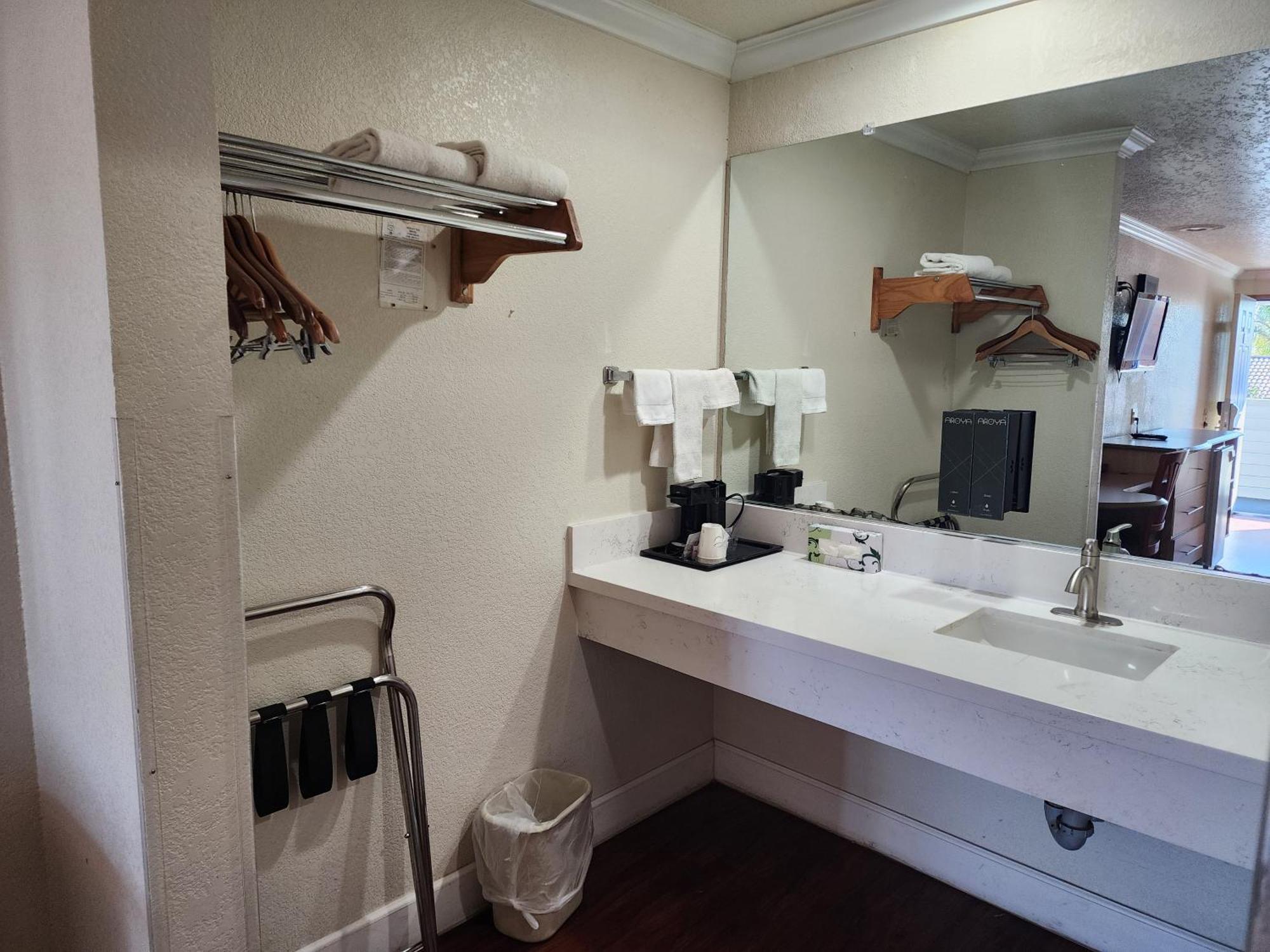 Budget Inn Corcoran Buitenkant foto
