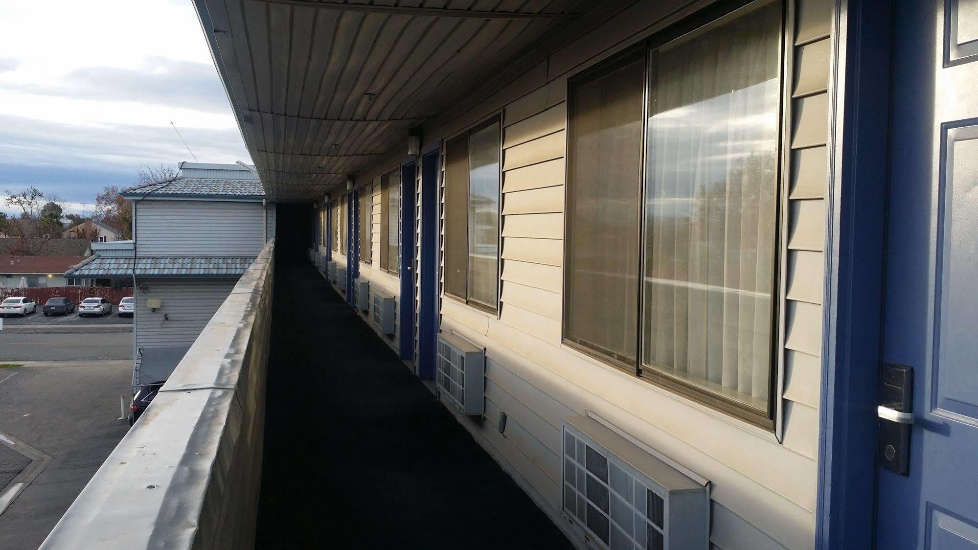 Budget Inn Corcoran Buitenkant foto